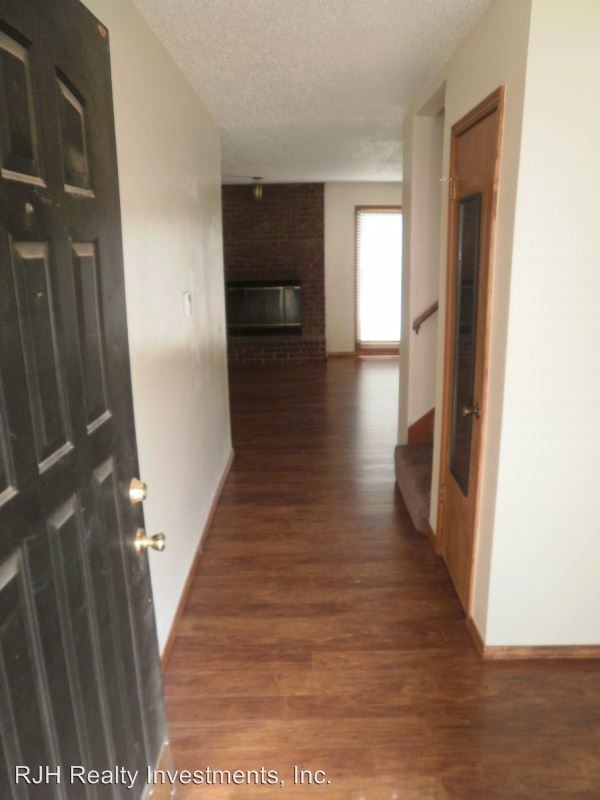 Building Photo - 2805 Shoreridge Ave
