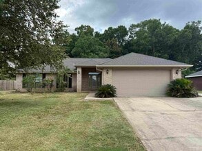 Building Photo - 4180 Hazelhurst Dr