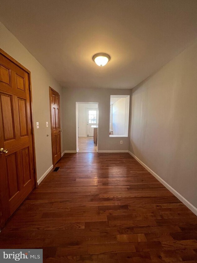 Foto principal - 2615 E Madison St