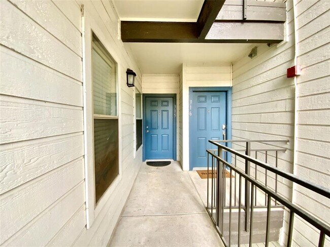 Foto del edificio - 6000 Shepherd Mountain Cove