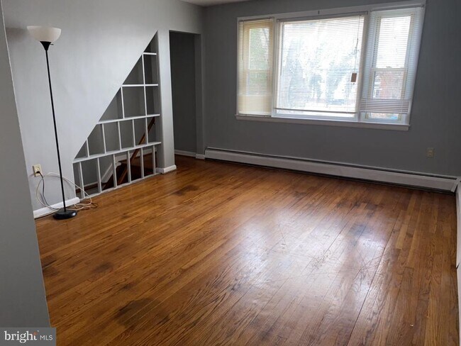 Building Photo - 6409 Ridgeview Ave