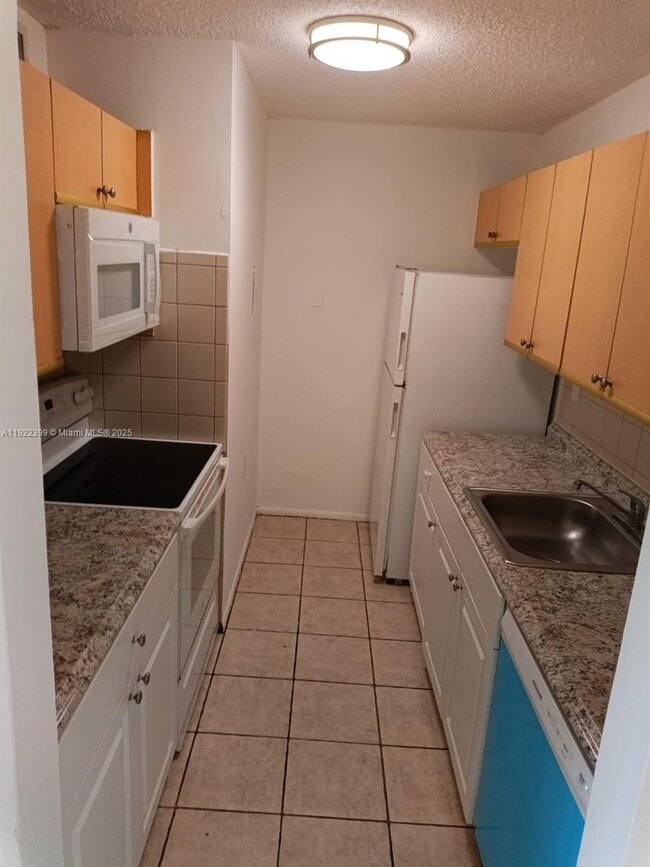 Building Photo - 1200 Lake Victoria Dr