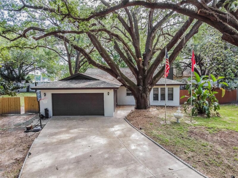 Primary Photo - 14604 Oak Vine Dr