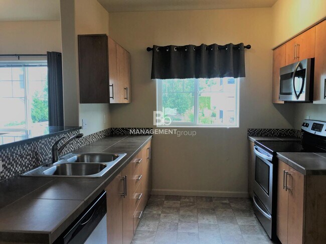 Foto del edificio - Beautiful NW Portland Condo Located in Tim...
