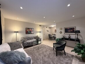 Building Photo - 845 Augusta Dr