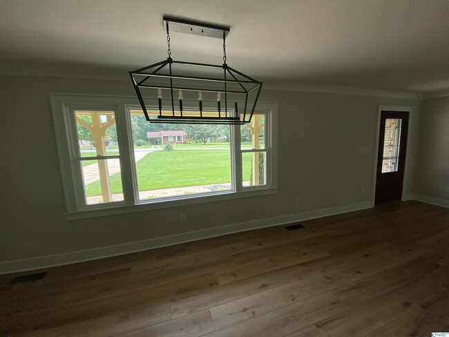 Building Photo - 607 Marion Dr