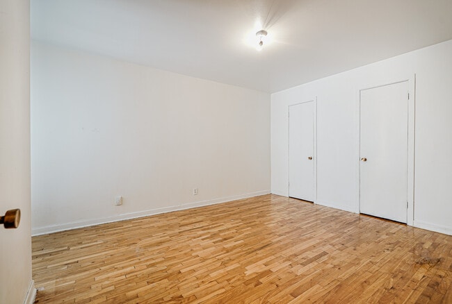 Building Photo - 6880-625e 25e Ave