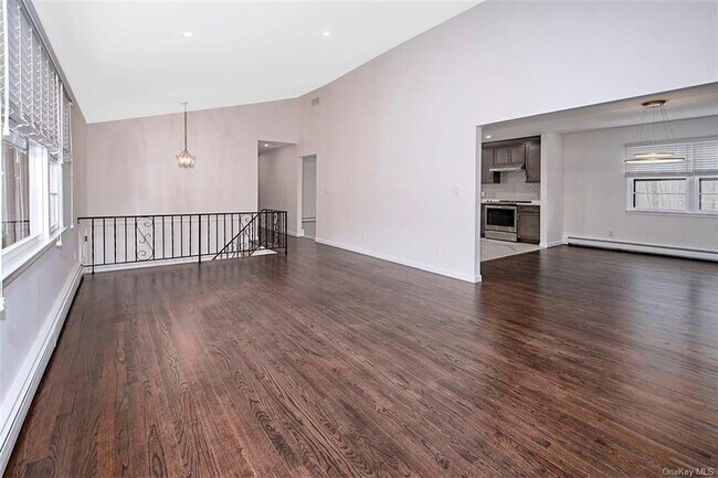 Foto del edificio - 74 Edgewood Rd