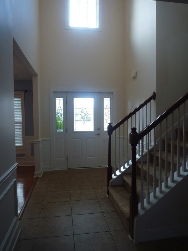 Foto del edificio - 69 Gateway Dr
