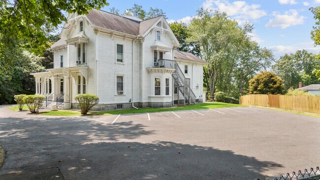 Foto del edificio - 231 N Main St