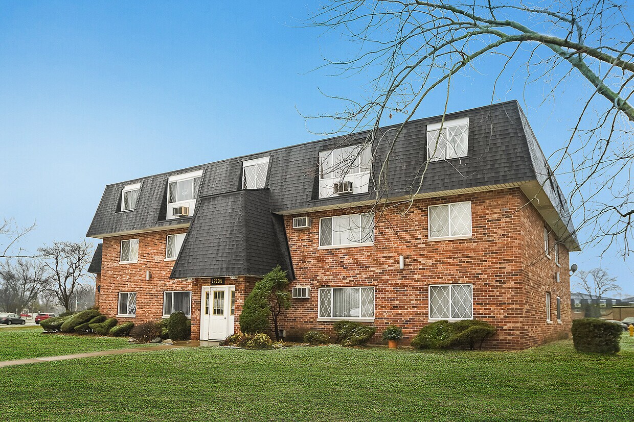 17204 71st Ave Unit 1, Tinley Park, IL 60477 Condo for Rent in Tinley