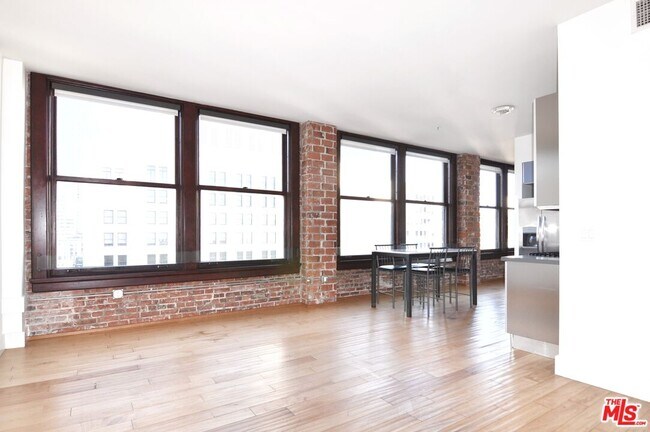 Foto del edificio - 460 S Spring St