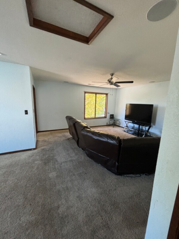 Foto del edificio - 1170 W Elm St