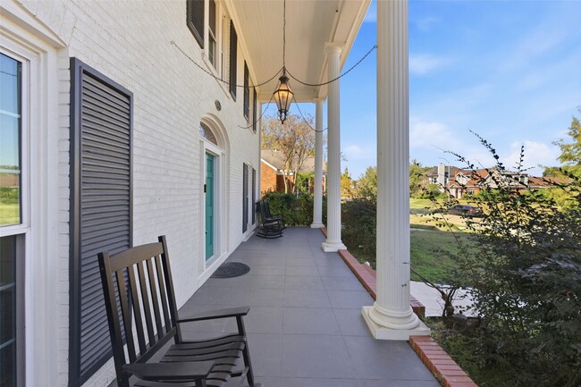 Foto del edificio - 6666 Fairfield St