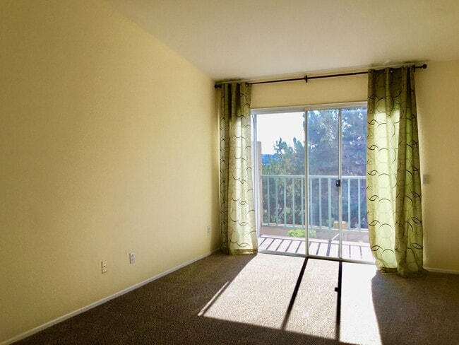 Building Photo - 2345 Greenbriar Dr