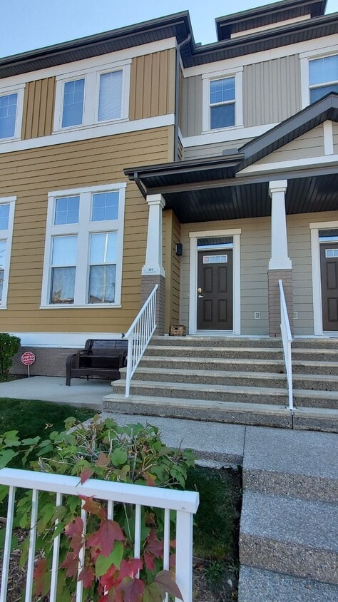 Primary Photo - 409 Evanston Sq NW