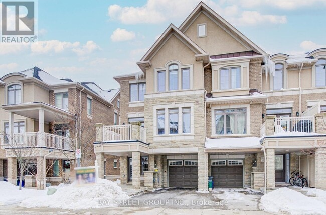 Photo du bâtiment - 2435 Greenwich Dr