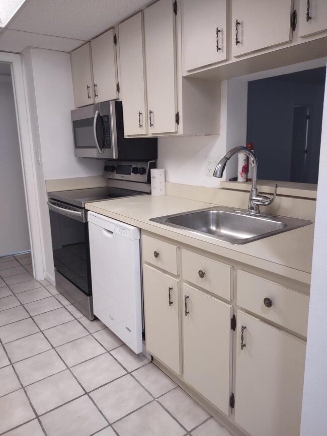 Foto del edificio - 3212 Strawflower Way