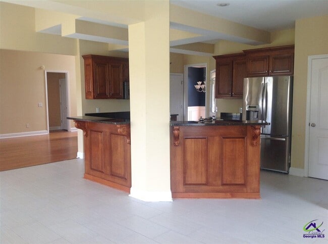 Building Photo - 300 Pembroke Pointe