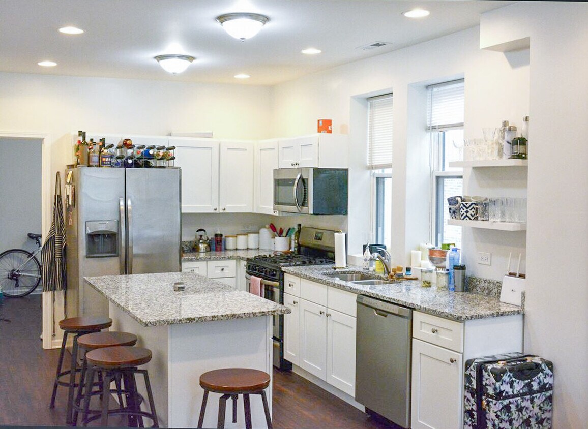 Foto principal - 1658 W Cortland St