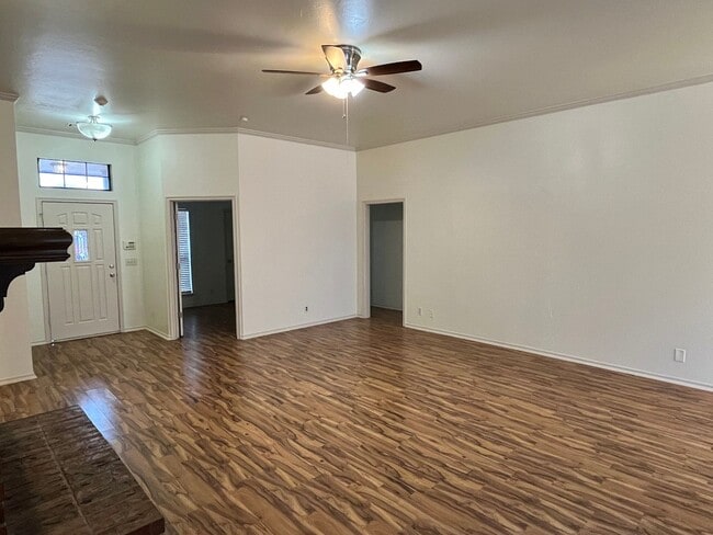 Photo - Spacious 3 Bed, 2 Bath With Study House