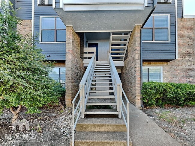 Foto del edificio - 5840 Spring Valley Rd