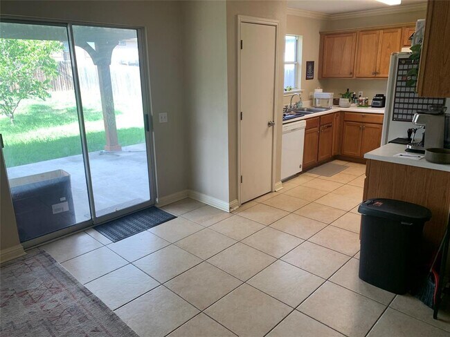 Building Photo - 14904 Mossycup Ln