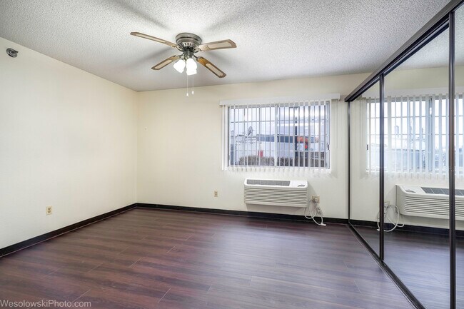 Foto del edificio - 3305 Sunset Ave