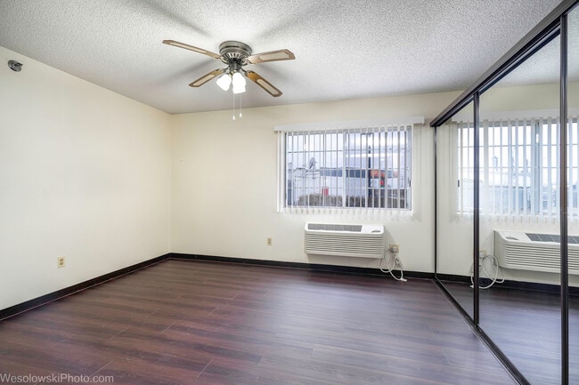 Building Photo - 3305 Sunset Ave