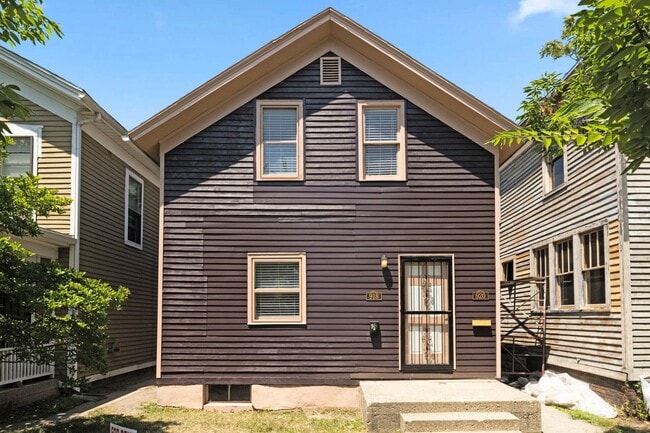 Building Photo - One bedroom available for a move in right ...