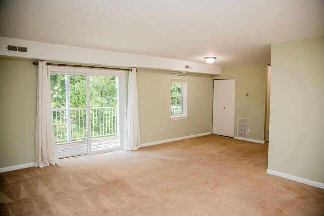 Foto del edificio - One Bedroom Condo in Barracks West