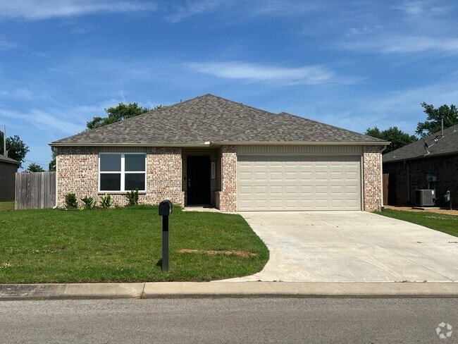 Building Photo - 2305 Bent Tree Rd