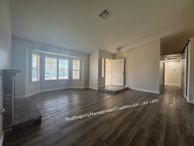 Foto del edificio - Elegant  4 Bed 2 Bath Home