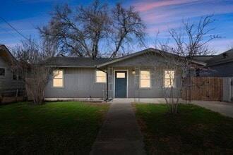 Building Photo - 1404 Vargas Rd