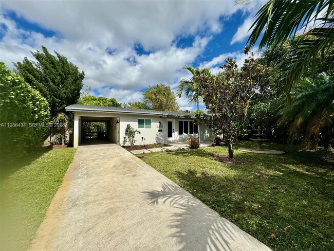 Foto del edificio - 1351 SW 32nd St