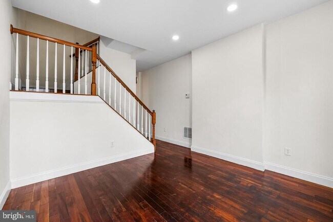 Building Photo - 2822 Frederick Ave