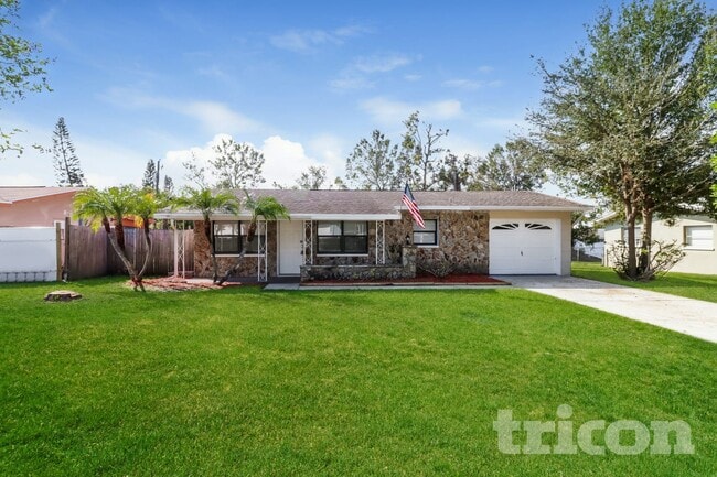 Building Photo - 1569 Lotus Path