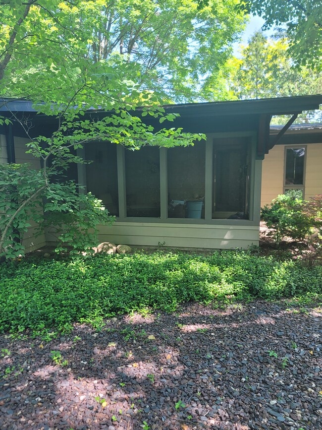 Building Photo - 4473 Maumee Dr