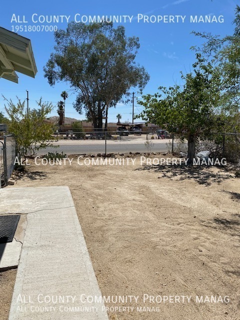 Building Photo - 1 BED 1 BATH for RENT in 29 Palms! CLOSE T...