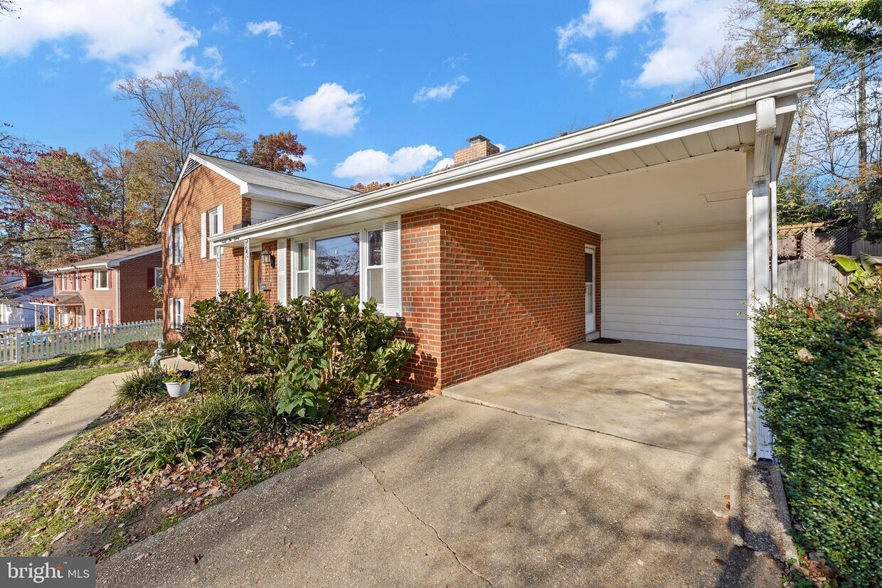 Foto principal - 7918 Jansen Dr