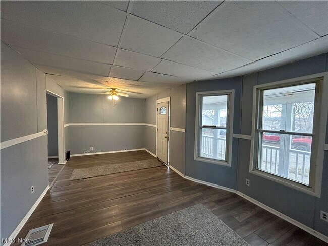 Foto del edificio - 7610 Jeffries Ave