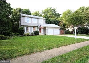 Building Photo - 18040 Tebbs Ln