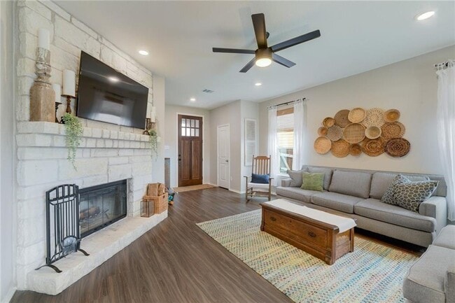 Building Photo - 205 Tordesillas Dr