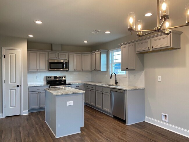 Building Photo - 105 Cassandra Ann Way