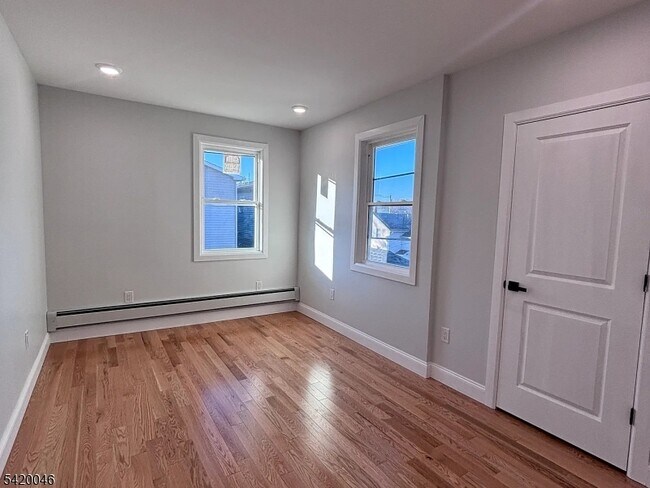 Foto del edificio - 546 E 25th St