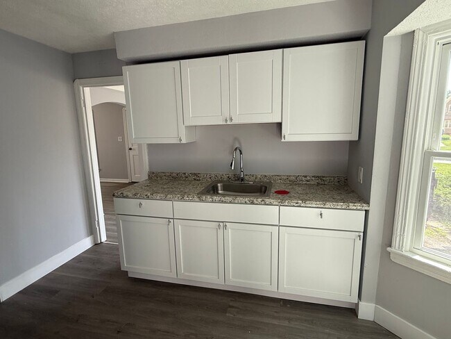 Foto del edificio - Lee/Harvard 5 Bedroom Single Home