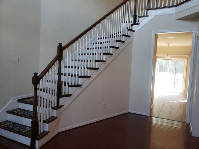 Foto del edificio - WOODBRIDGE POINTE
