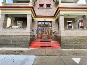 Building Photo - 520 E 14th Ave