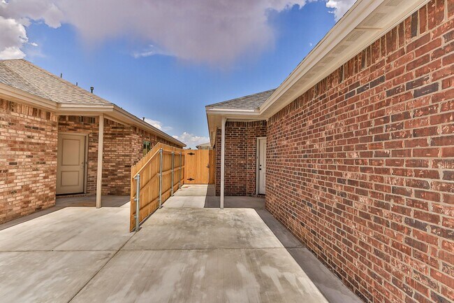 Building Photo - DB 1220 Preston Trails