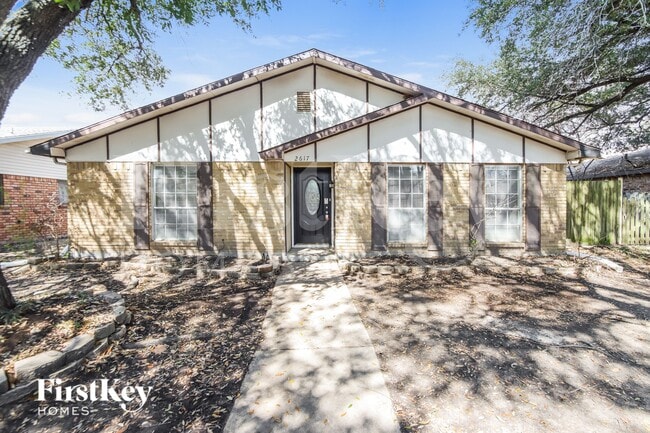 Foto del edificio - 2617 Branch Oaks Dr